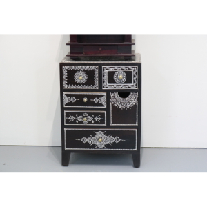 Black White Henna Chest